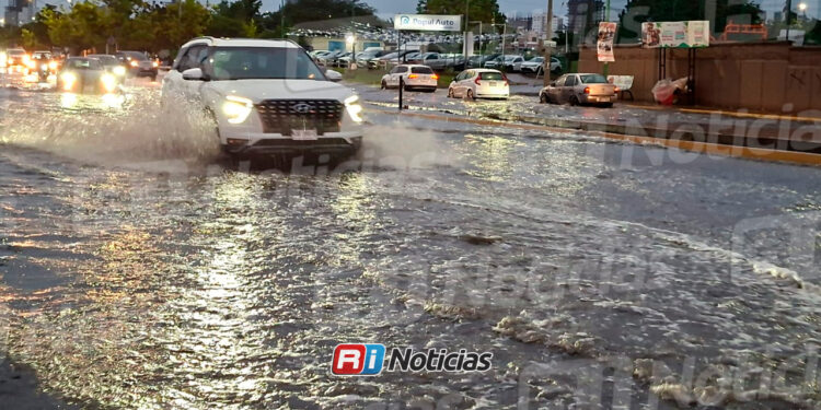 Lluvias moderadas se registran en Mazatlán; pronostican más precipitaciones para este martes