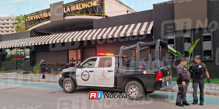 Autoridades federales despliegan operativo en bar de la Zona Dorada de Mazatlán