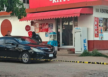 Persecución termina en homicidio dentro de un abarrote en Culiacán
