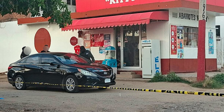 Persecución termina en homicidio dentro de un abarrote en Culiacán