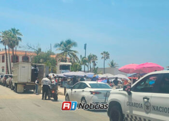 Suspenden operativo en Playa Pinitos tras tensión; Semarnat promete volver