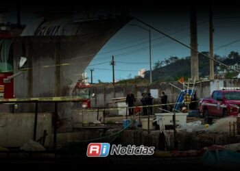 Muere trabajador tras explosión en embarcación atracada en el Parque Bonfil de Mazatlán