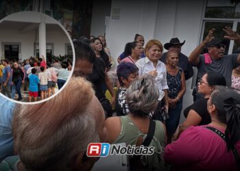 Se manifiestan 180 tianguistas en Palacio Municipal de Mazatlán para exigir freno a desalojo