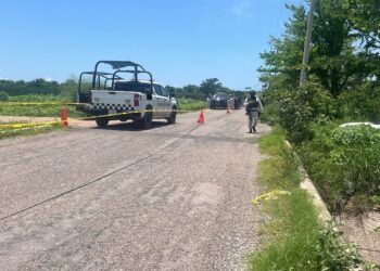 Localizan a dos hombres asesinados a balazos en camino de terracería al sur de Culiacán