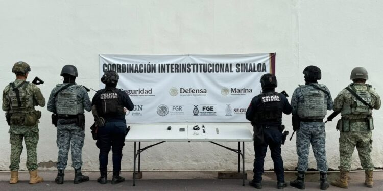 Grupo Interinstitucional asegura teléfono, radio de comunicación y otros objetos prohibidos en el penal de Aguaruto