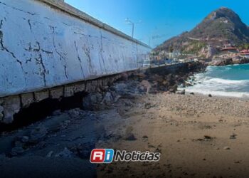 Ayuntamiento de Mazatlán solicitará recursos a la ZOFEMAT para reparar socavón en la zona del Faro
