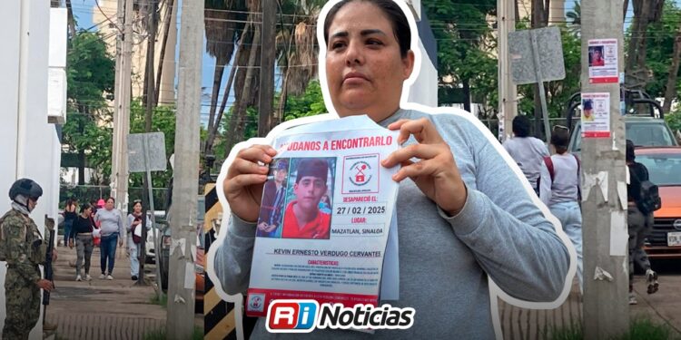 Buscando solas: Familias de desaparecidos inundan Mazatlán con rostros de sus ausentes