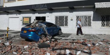 Terremoto de magnitud 7.4 sacude Colombia; hay daños en varias ciudades
