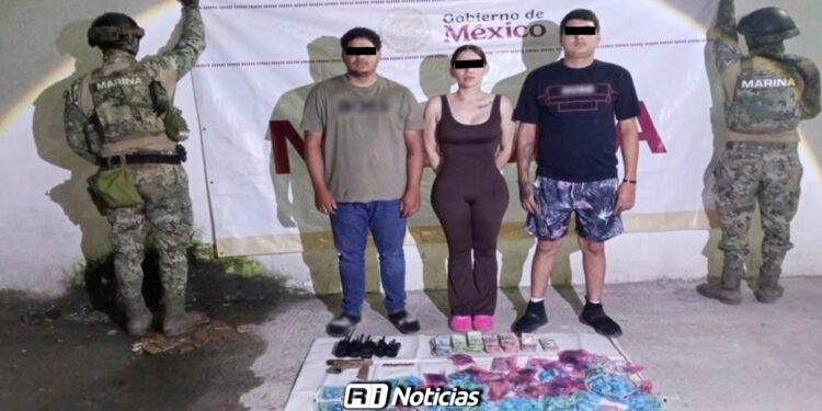 Detienen a dos hombres y una mujer con más de 5 mil dosis de droga en Mazatlán