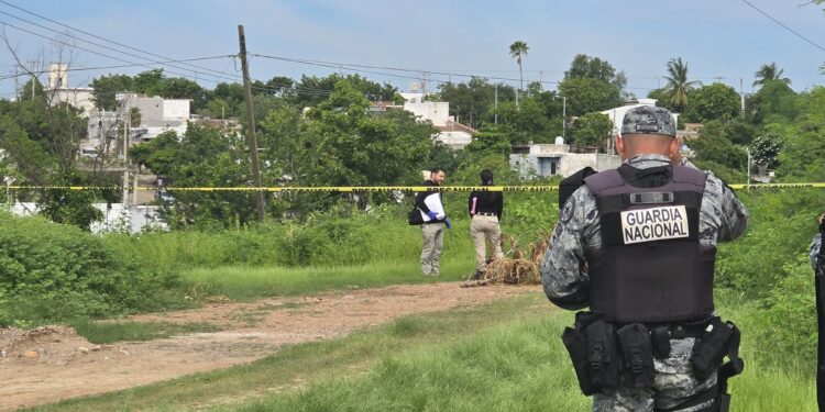 Localizan a un hombre asesinado en la colonia Loma de Tamazula, Culiacán