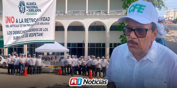 Jubilados de la CFE se movilizan a nivel nacional en protesta por recortes a sus pensiones