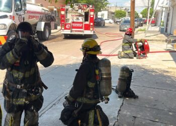 Conato de incendio moviliza a Bomberos en bodega del Centro de Culiacán