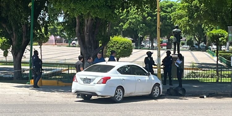 Atacan a balazos a dos hombres junto a Palacio de Gobierno en Culiacán