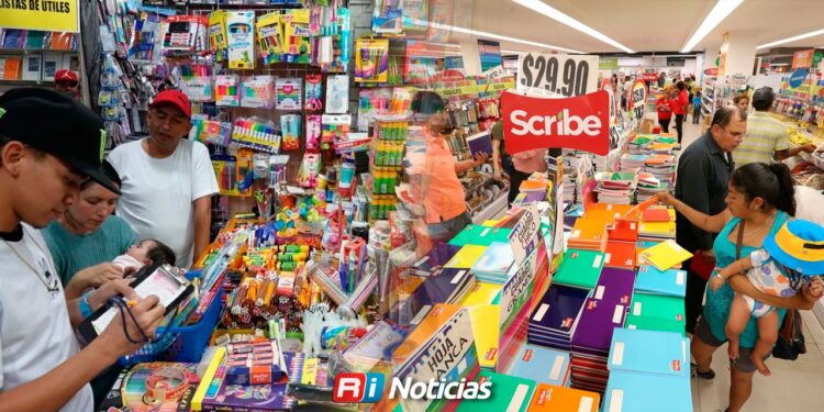 Papelerías enfrentan mayor competencia de tiendas departamentales durante regreso a clases