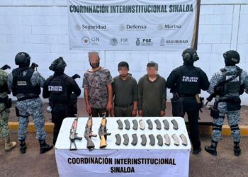 Grupo Interinstitucional detiene a tres civiles con armas largas, cargadores y municiones, en Mazatlán