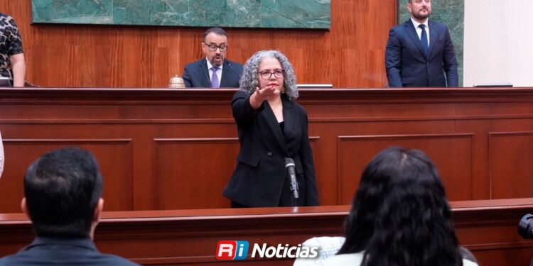 Graciela Domínguez Nava asume el mando de Sinaloa