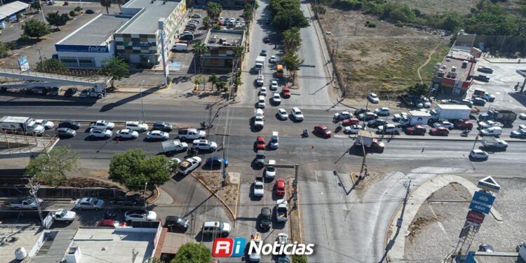 Regreso a clases pondrá a prueba el tráfico en Mazatlán pese a nuevos puentes