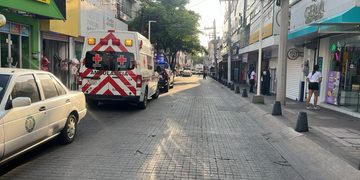 Moviliza a cuerpos de emergencia reporte de olor a quemado en Plaza de la Mujer