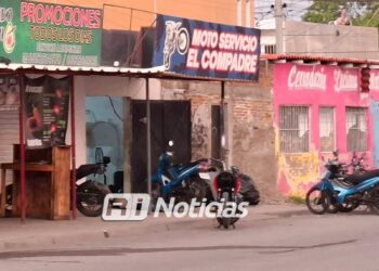 Ataque a balazos deja tres muertos, padre y sus dos hijos en taller de motoservicio en la colonia Estero