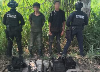 Tras “agarre” en Escuinapa, detiene a tres y aseguran arsenal; uno es estadounidense