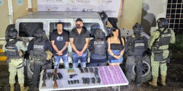 Detiene a tres civiles, entre ellos una mujer y aseguran armas y presunta droga en Concordia