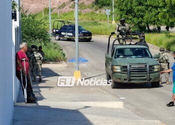 Ejecutan a balazos a una mujer frente a La Sirena en Mazatlán