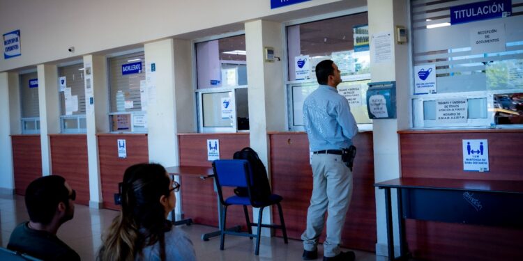 ¿Te vas a graduar? La UAS entrega títulos en menos de 20 días hábiles y ofrece diversas opciones de titulación, garantizando certeza jurídica