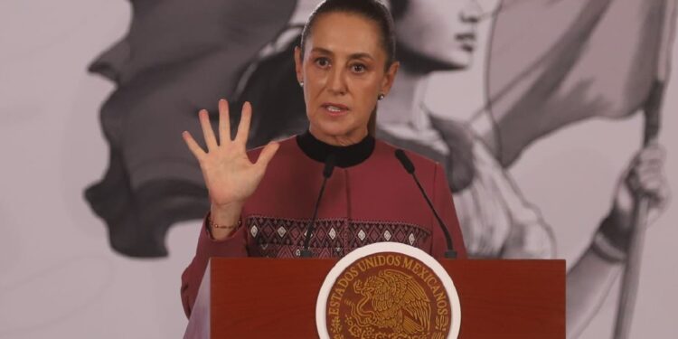 Sheinbaum defiende libertad de expresión ante críticas por lineamientos de derechos de las audiencias