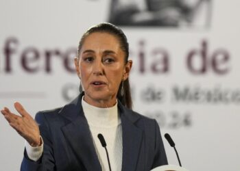 Sheinbaum analiza brindar seguridad social a trabajadores de programas federales; asegura que su esquema es temporal