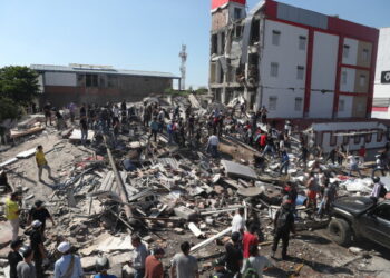 México ofrece respaldo a Colombia tras fuerte sismo; Sheinbaum asegura que están atentos