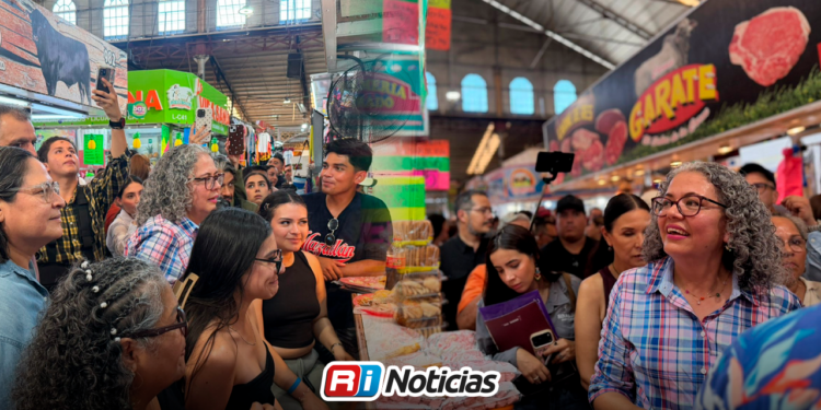 Gobernadora interina realiza su primera visita a Mazatlán para impulsar la economía local