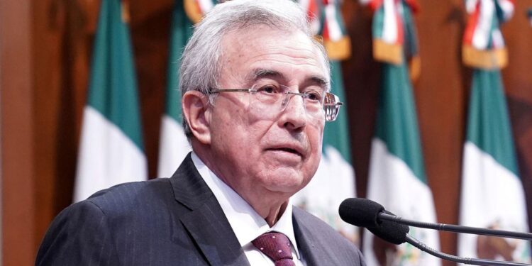 ¿Qué contempla la ley en caso de licencia para gobernador?