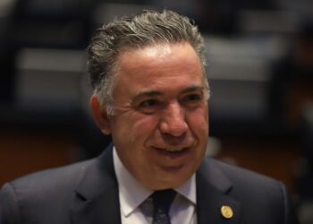 Enrique Inzunza, ahora senador sin partido