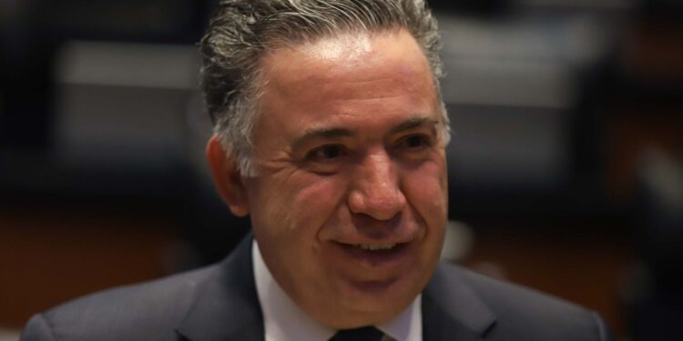 Enrique Inzunza, ahora senador sin partido