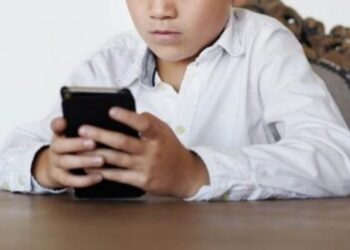 Restricción de celulares en México: el mayor reto será hablar con los niños y adolescentes