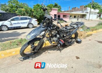 Motociclista resulta lesionado tras derrapar en la Flores Magón, en Mazatlán