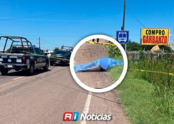 Localizan a un hombre asesinado junto a una cartulina con un mensaje en la Culiacán-Eldorado