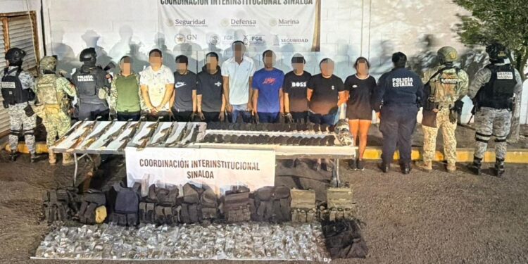 Detienen en Rosario a 9 civiles armados, entre ellos mujeres, colombianos y un cubano
