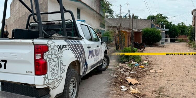 Mujer es asesinada a balazos en Villa Unión