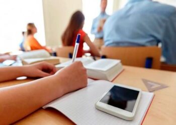 Sheinbaum confirma restricciones al uso de celulares durante clases y recreo