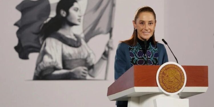 Celebra Sheinbaum la reforma sobre nacionalidad única
