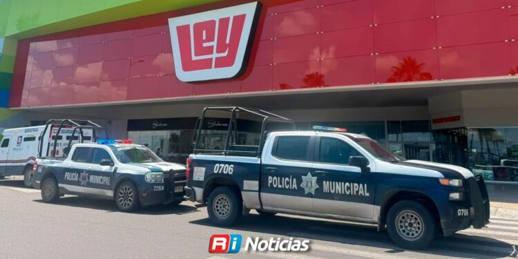 Detienen a mujer tras presunto intento de robo en comercio de Culiacán