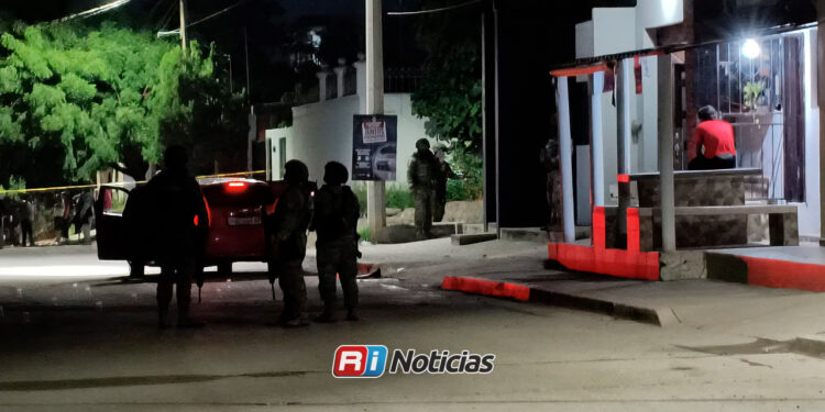 Rafaguean vivienda y automóvil en la colonia Gustavo Díaz Ordaz