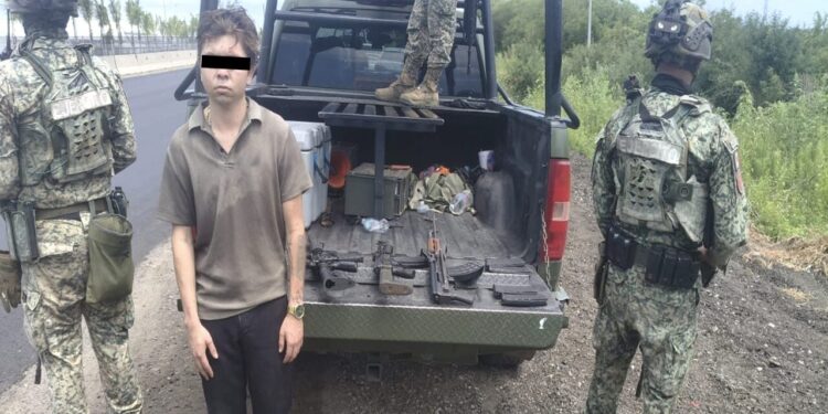 Aseguran arsenal y equipo táctico durante operativos en Concordia y Mazatlán