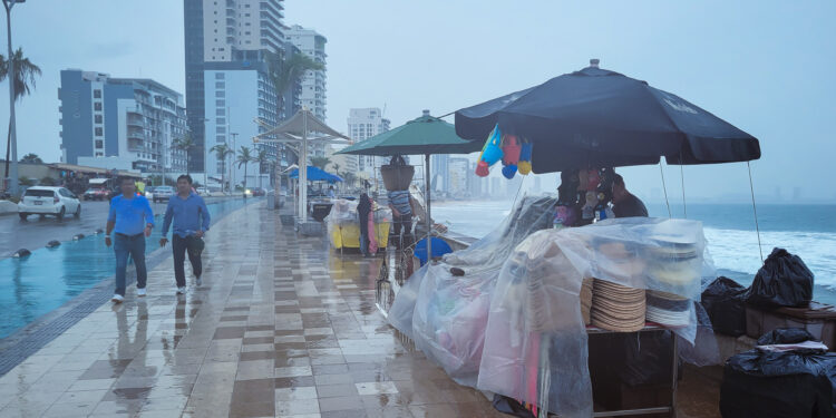 Lluvias fuertes y temperaturas de hasta 40 °C se esperan este domingo en Sinaloa