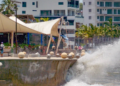 Restringen acceso a bañistas en playas de Mazatlán ante incremento del oleaje