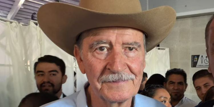 Vicente Fox llama a unir a la oposición para enfrentar a Morena rumbo a 2027