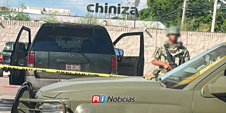 Matan a dos hombres a balazos en gasolinera del sector Humaya