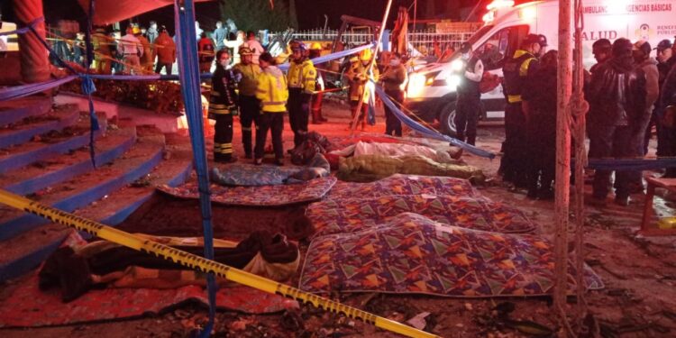 Explosión de pirotecnia deja nueve muertos y decenas de heridos en Temascalcingo