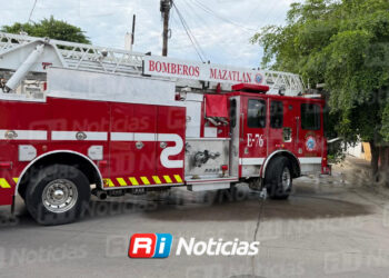 Incendio en habitación de vivienda en la Benito Juárez moviliza a Bomberos Mazatlán